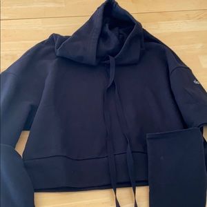 Alo yoga crop top sweater